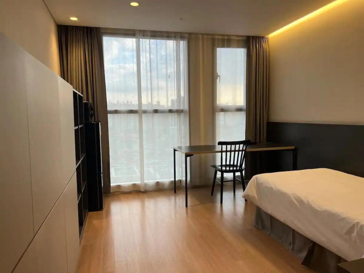 Khách sạn Celib Yeoui Seoul
