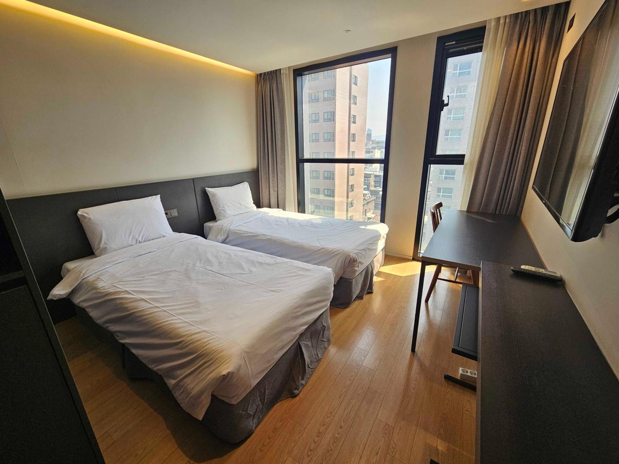 Khách sạn Celib Yeoui Seoul